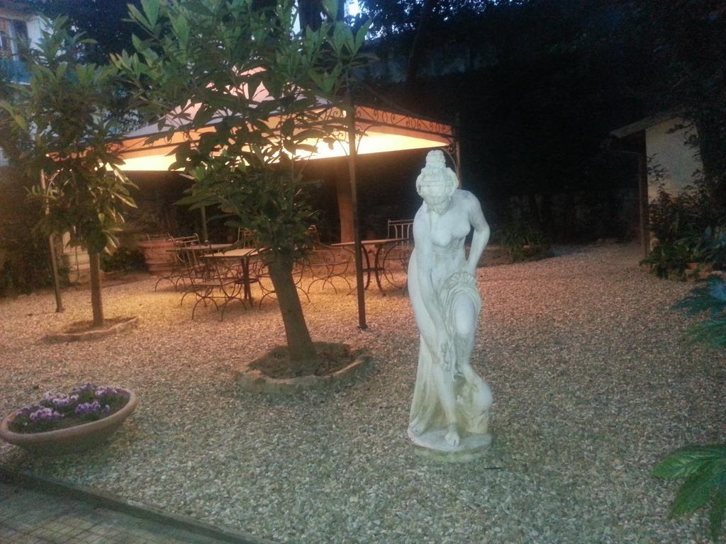 Little Garden Donatello Apartment ฟลอเรนซ์ ภายนอก รูปภาพ